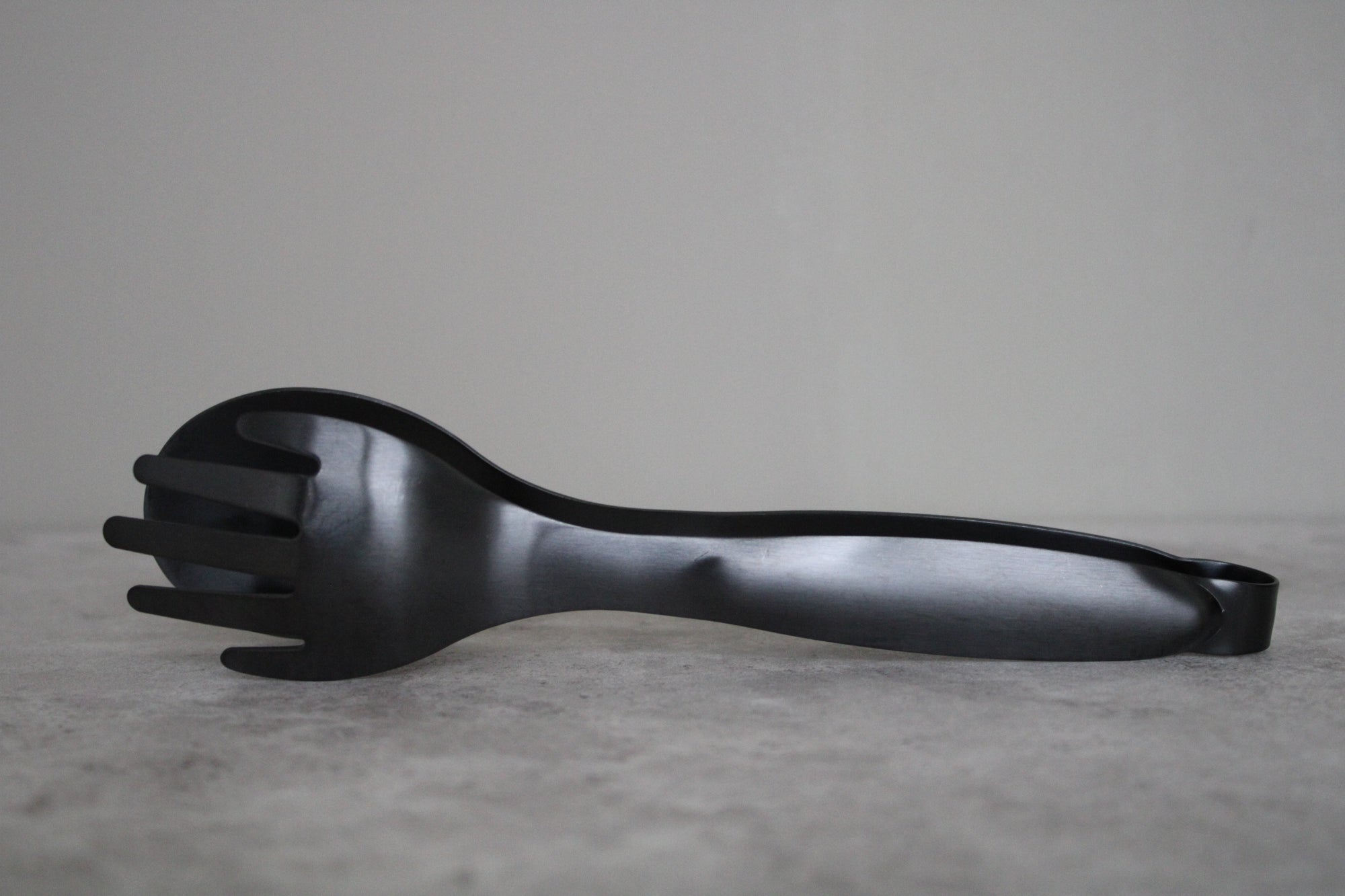 DD Blk Tongs 20cm