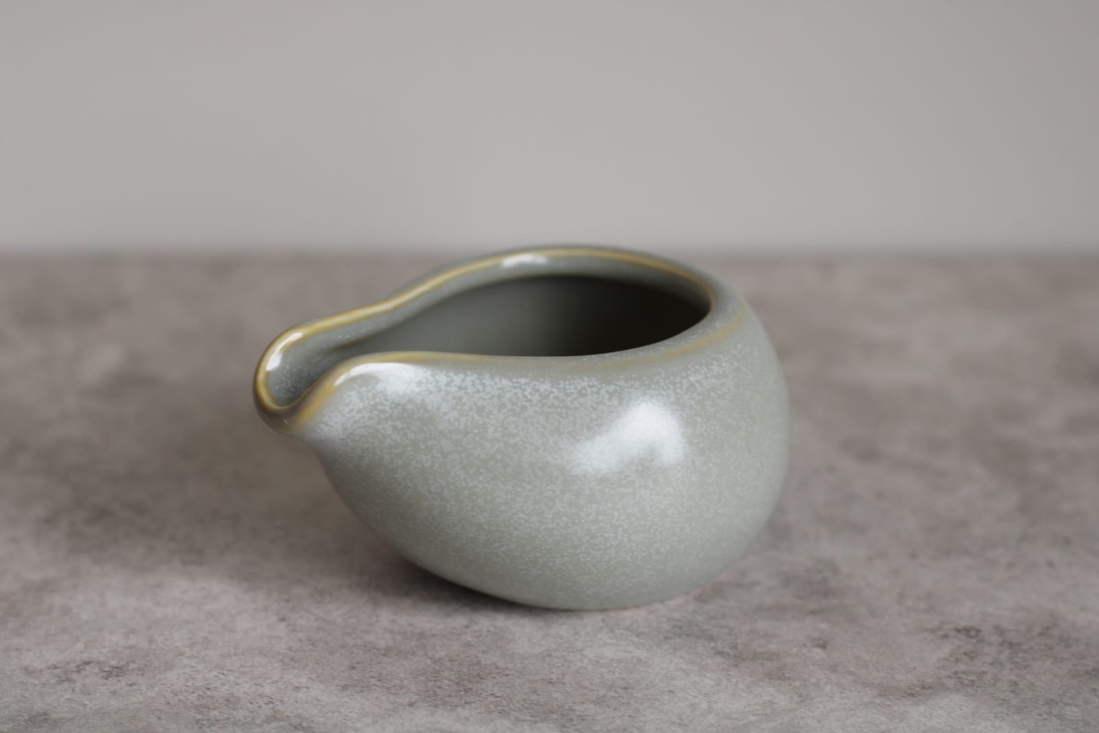 DD Individual Beige Jug