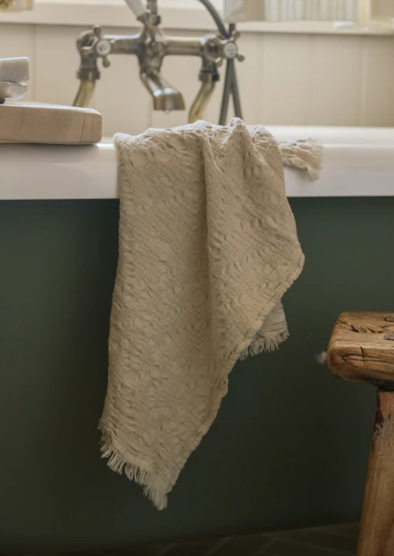MW The Chantilly Hand Towel - Antique White